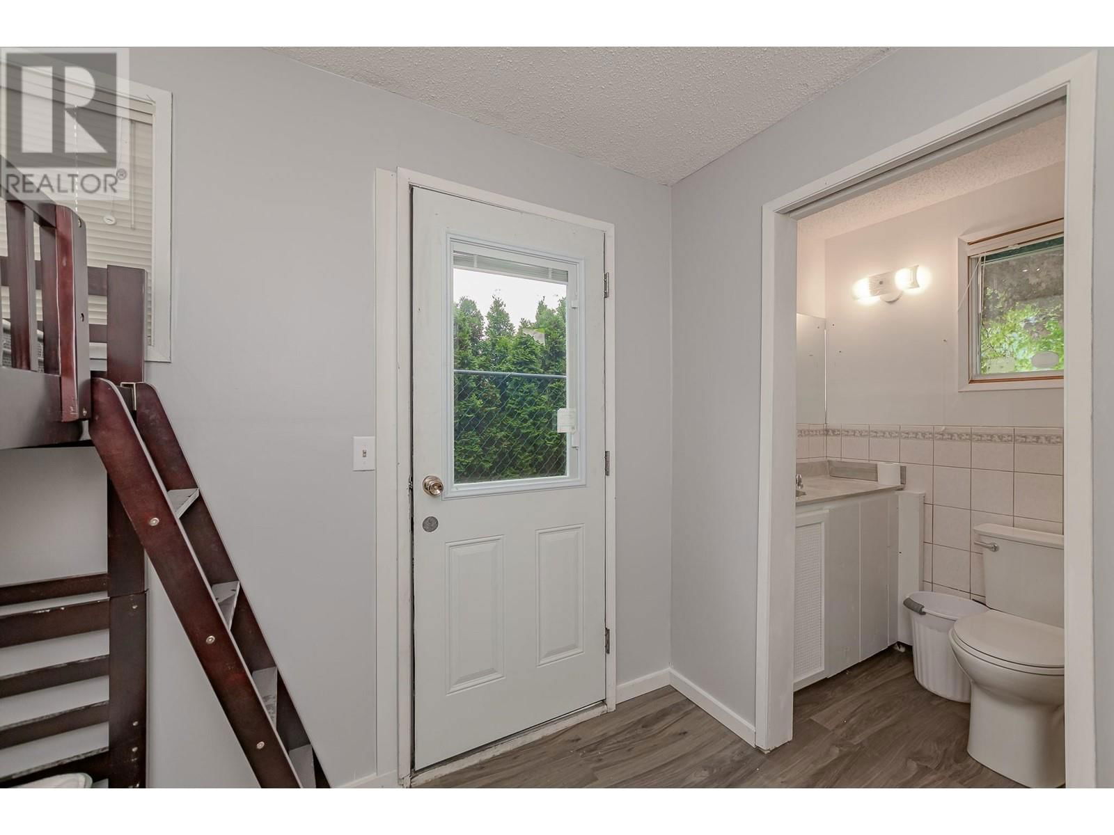 78 MONTCALM CRESCENT Image 53