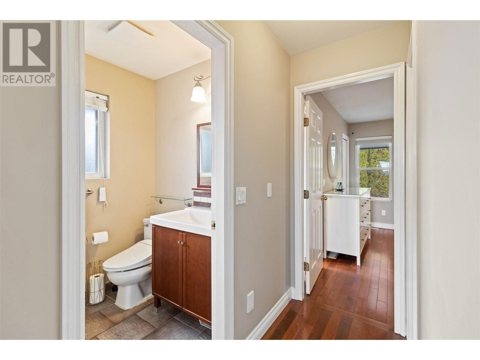 837 DUNROBIN DRIVE Image 24