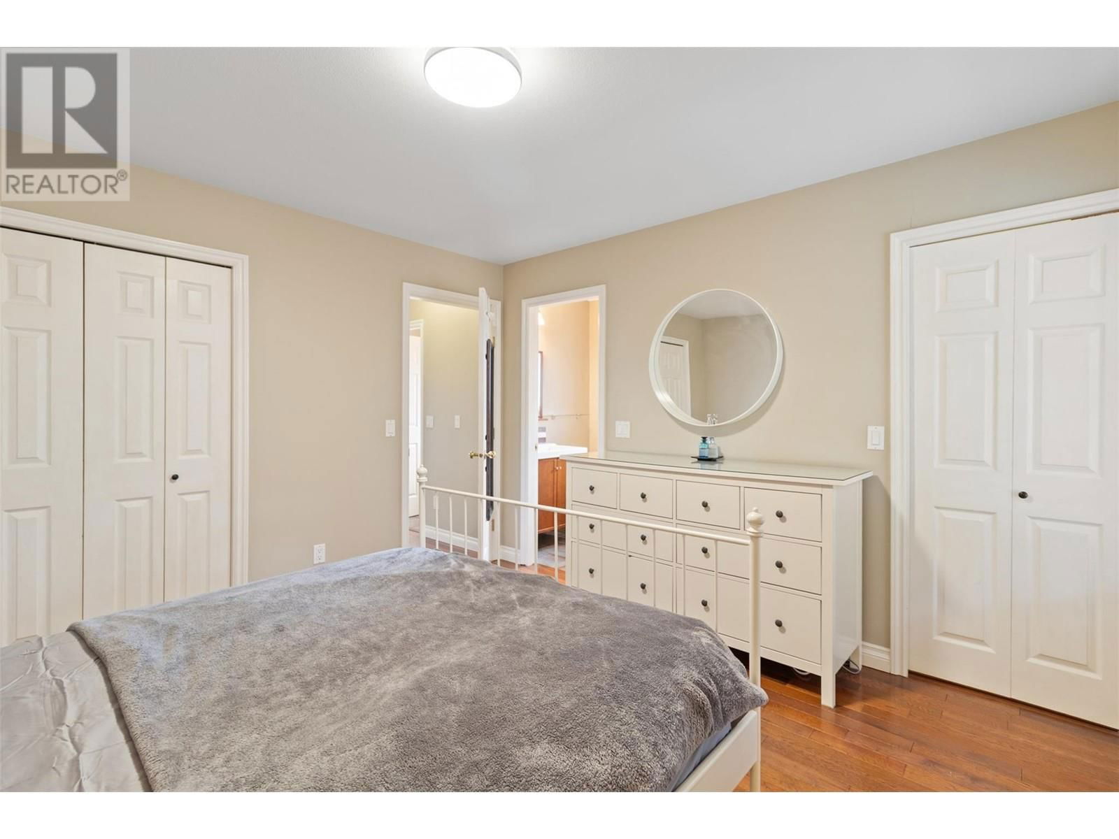 837 DUNROBIN DRIVE Image 28