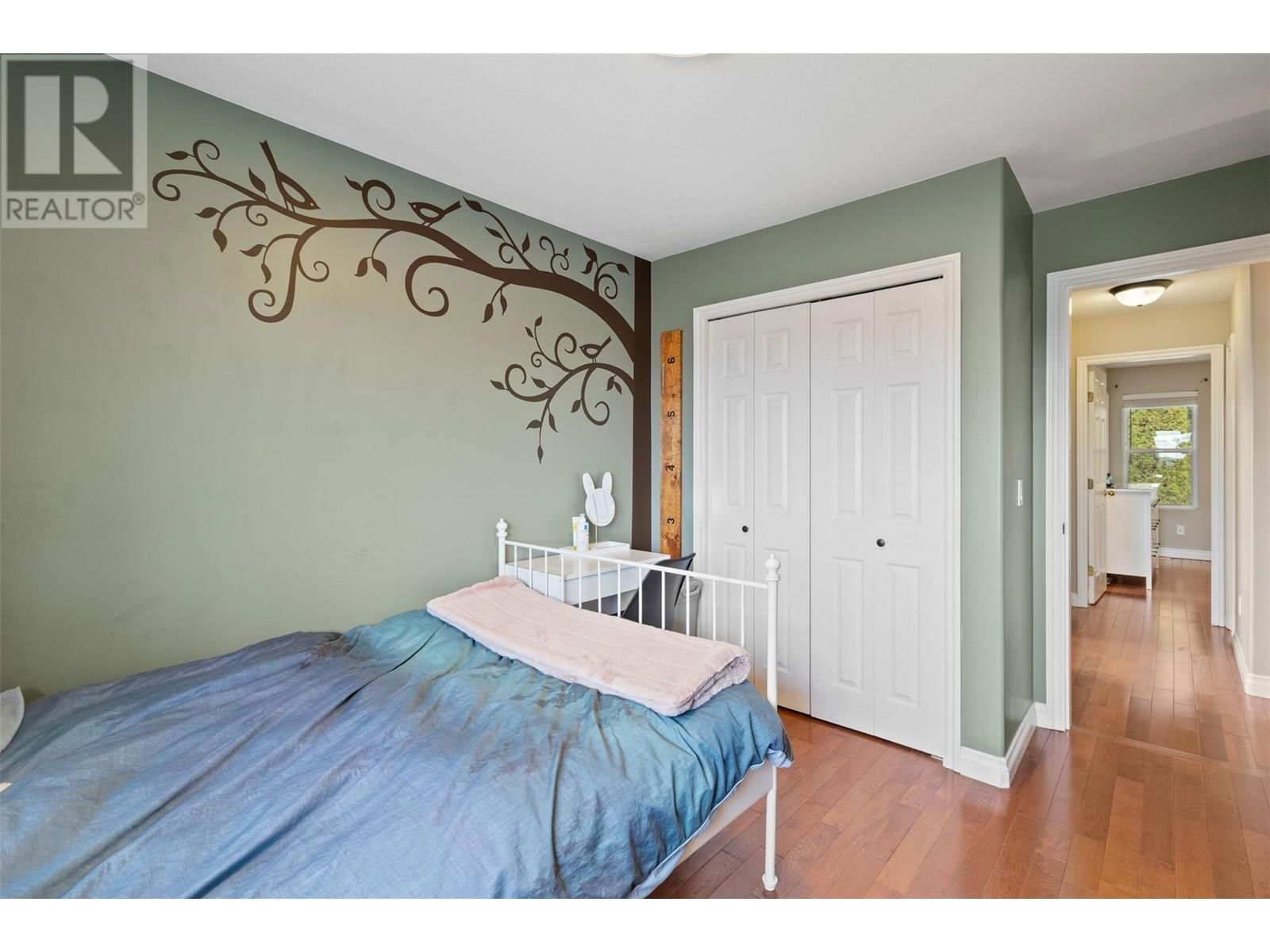837 DUNROBIN DRIVE Image 32
