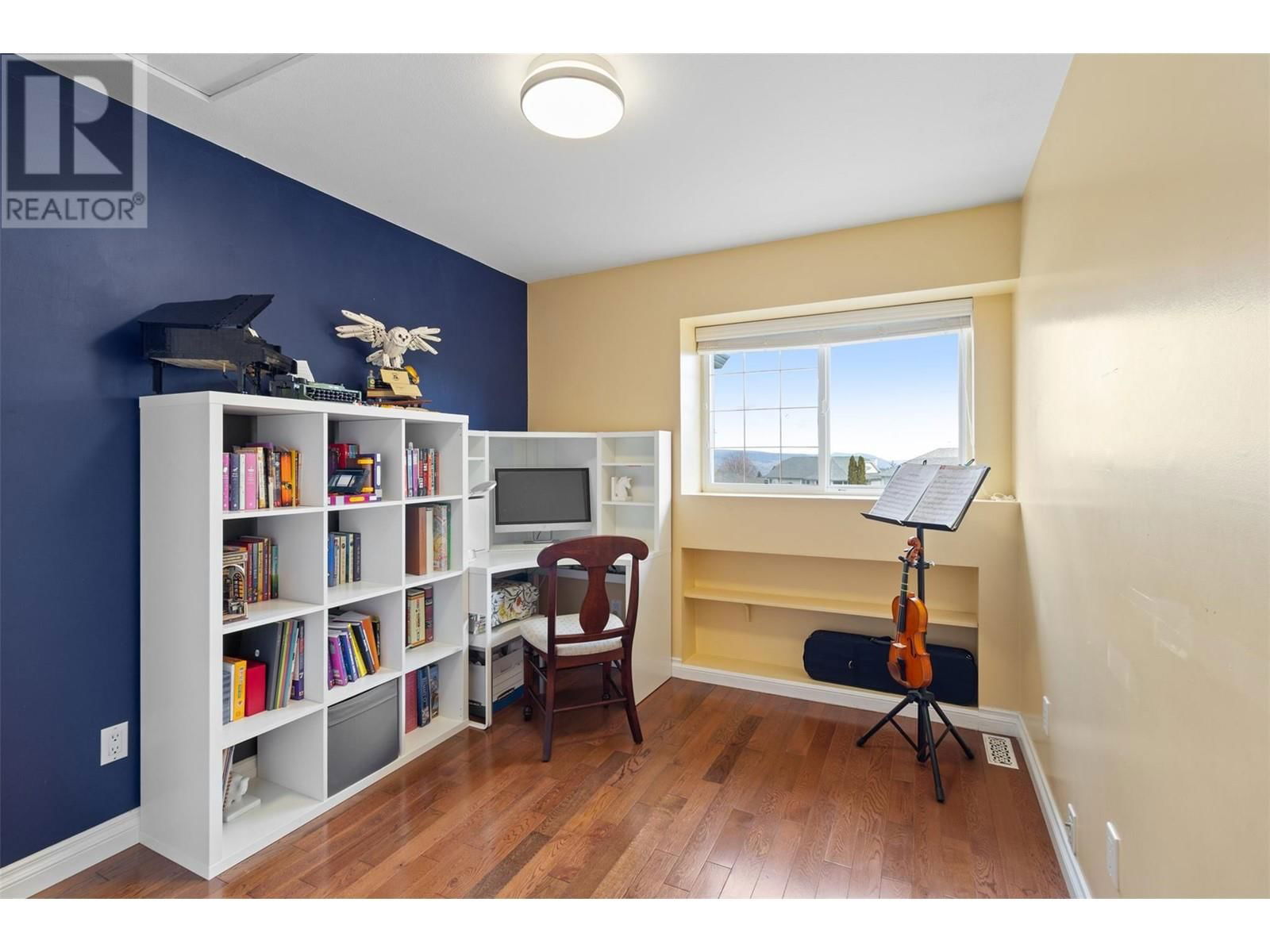 837 DUNROBIN DRIVE Image 33