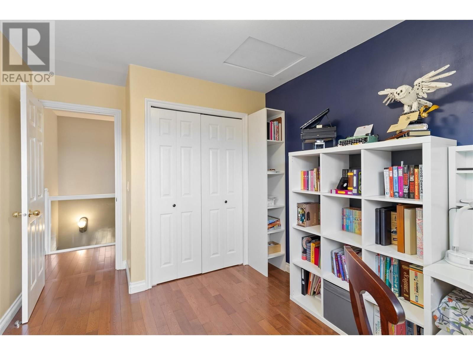 837 DUNROBIN DRIVE Image 34