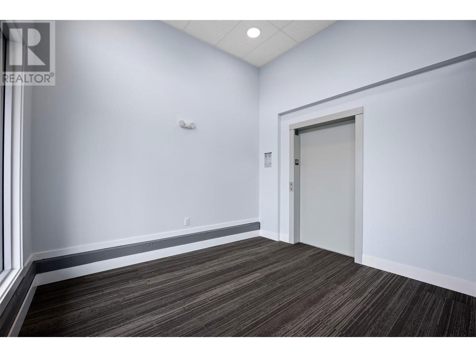 401 - 215 ROYAL AVENUE Image 33