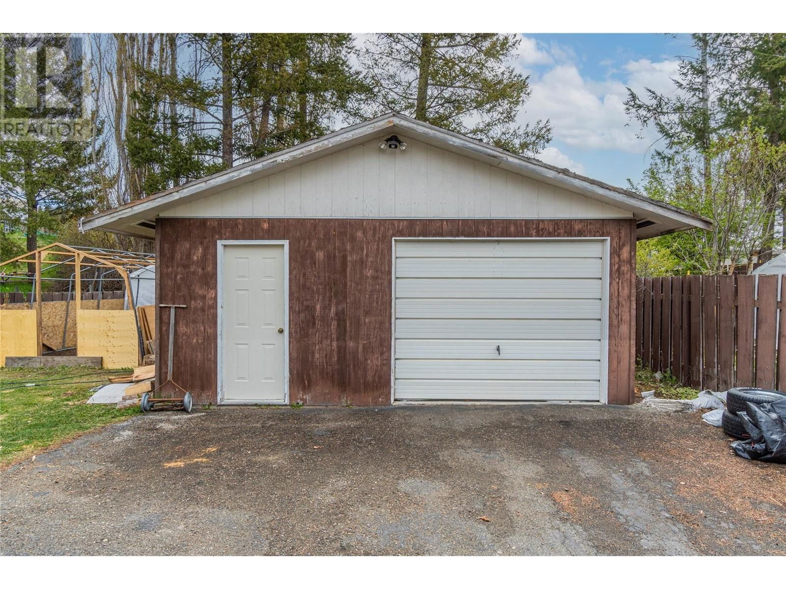 172 ASPEN CRESCENT Image 44