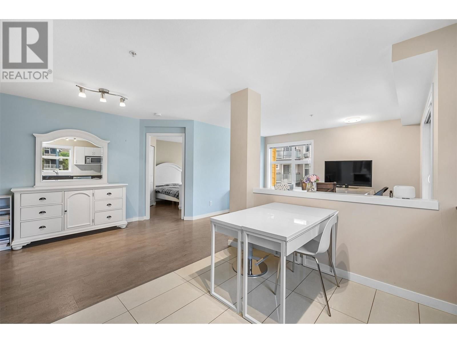 303 - 571 YATES ROAD Image 6