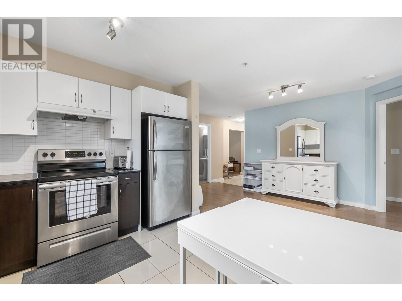 303 - 571 YATES ROAD Image 7