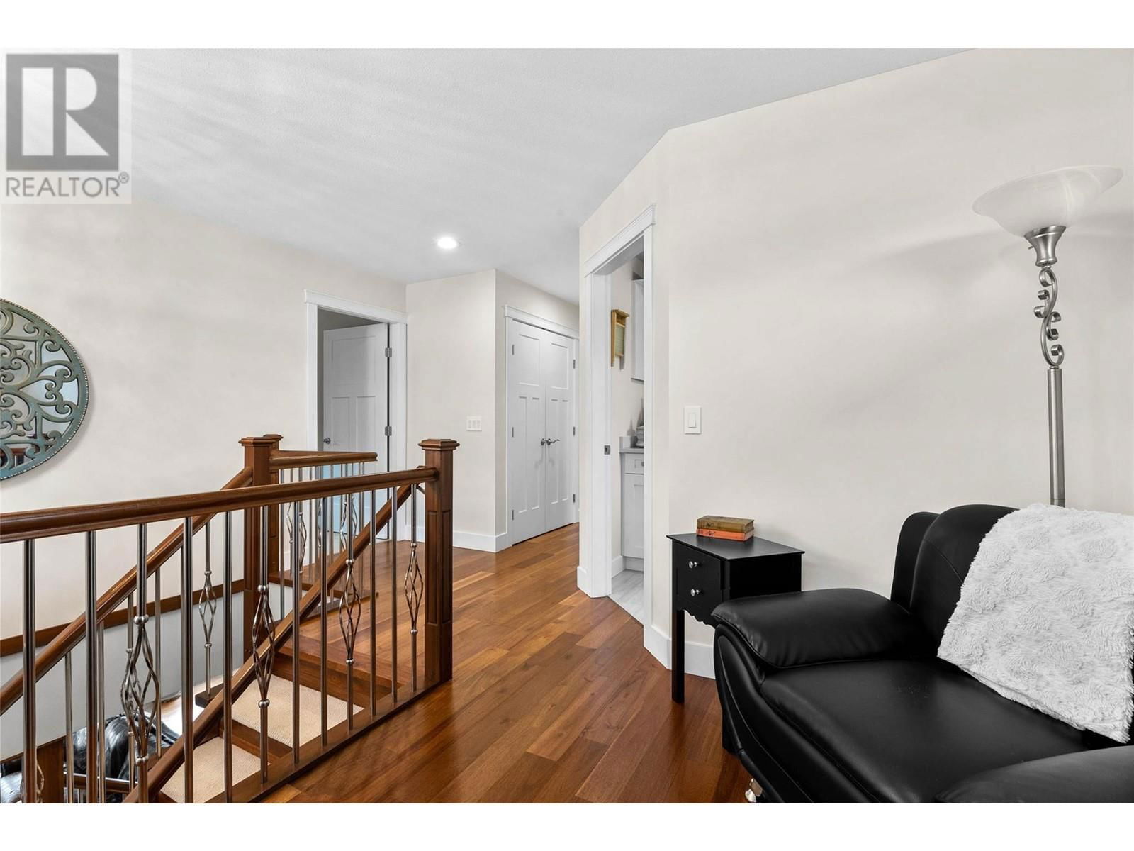 1532 EMERALD DRIVE Image 25