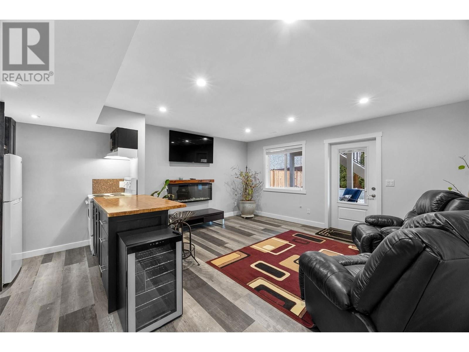 1532 EMERALD DRIVE Image 37