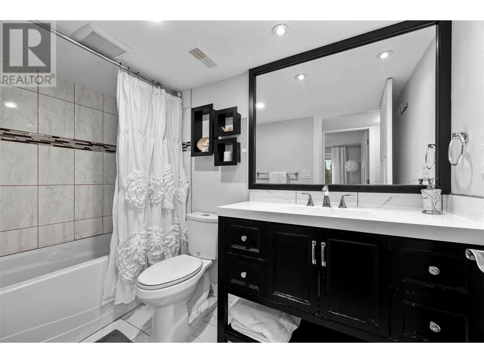1532 EMERALD DRIVE Image 43