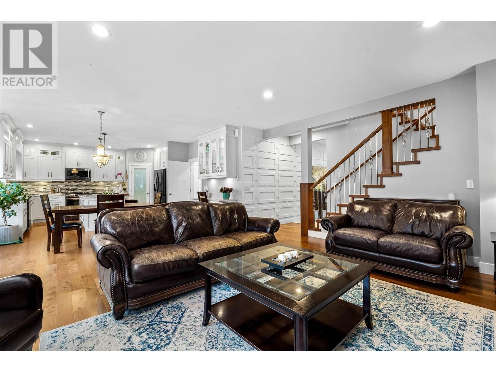 1532 EMERALD DRIVE Image 7