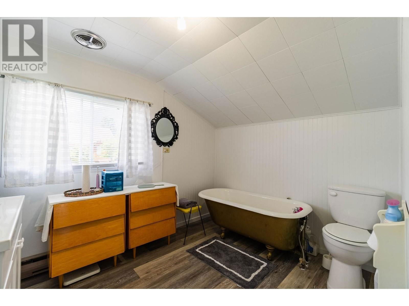 112 JOSEPHINE STREET Image 25
