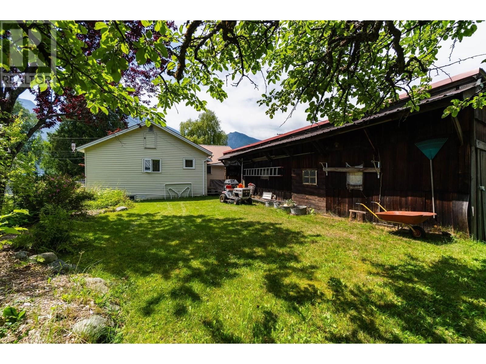 112 JOSEPHINE STREET Image 8