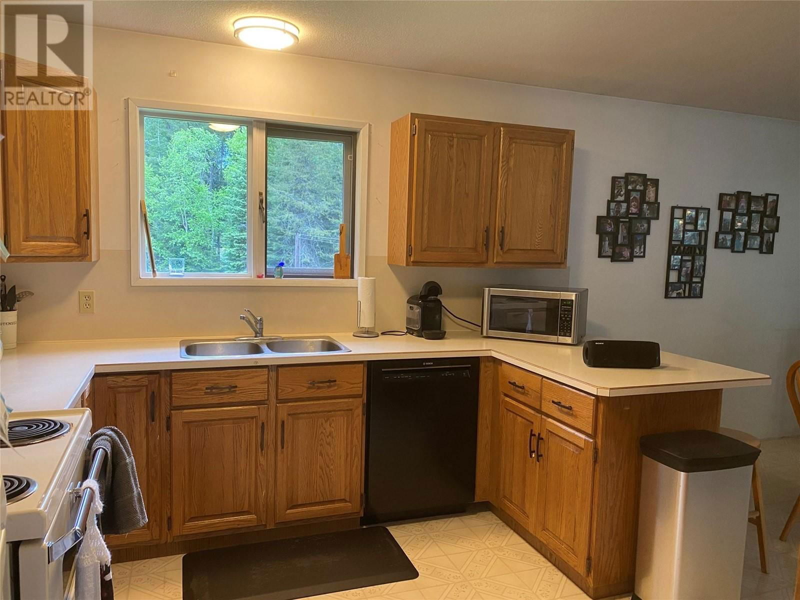 1050 WEBB ROAD Image 13