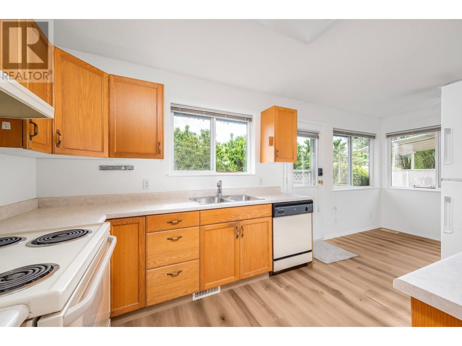 5205 21 STREET Image 13