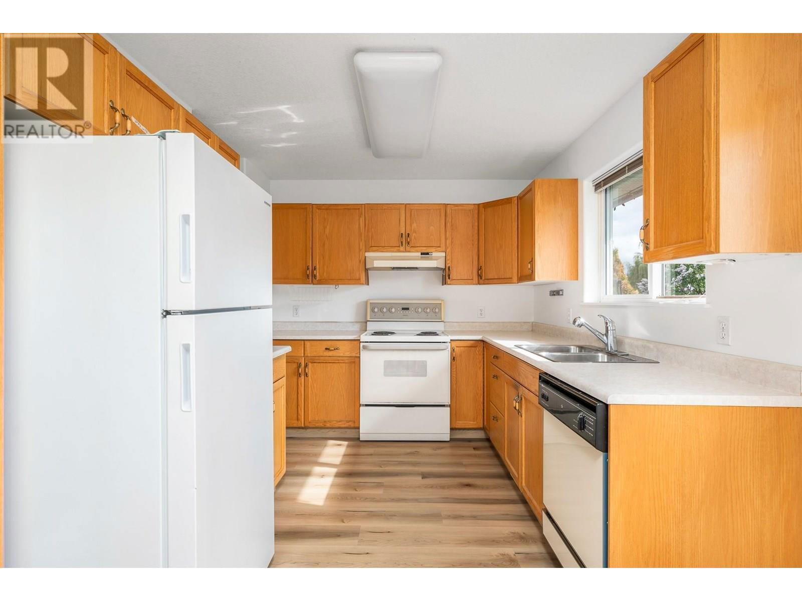 5205 21 STREET Image 15