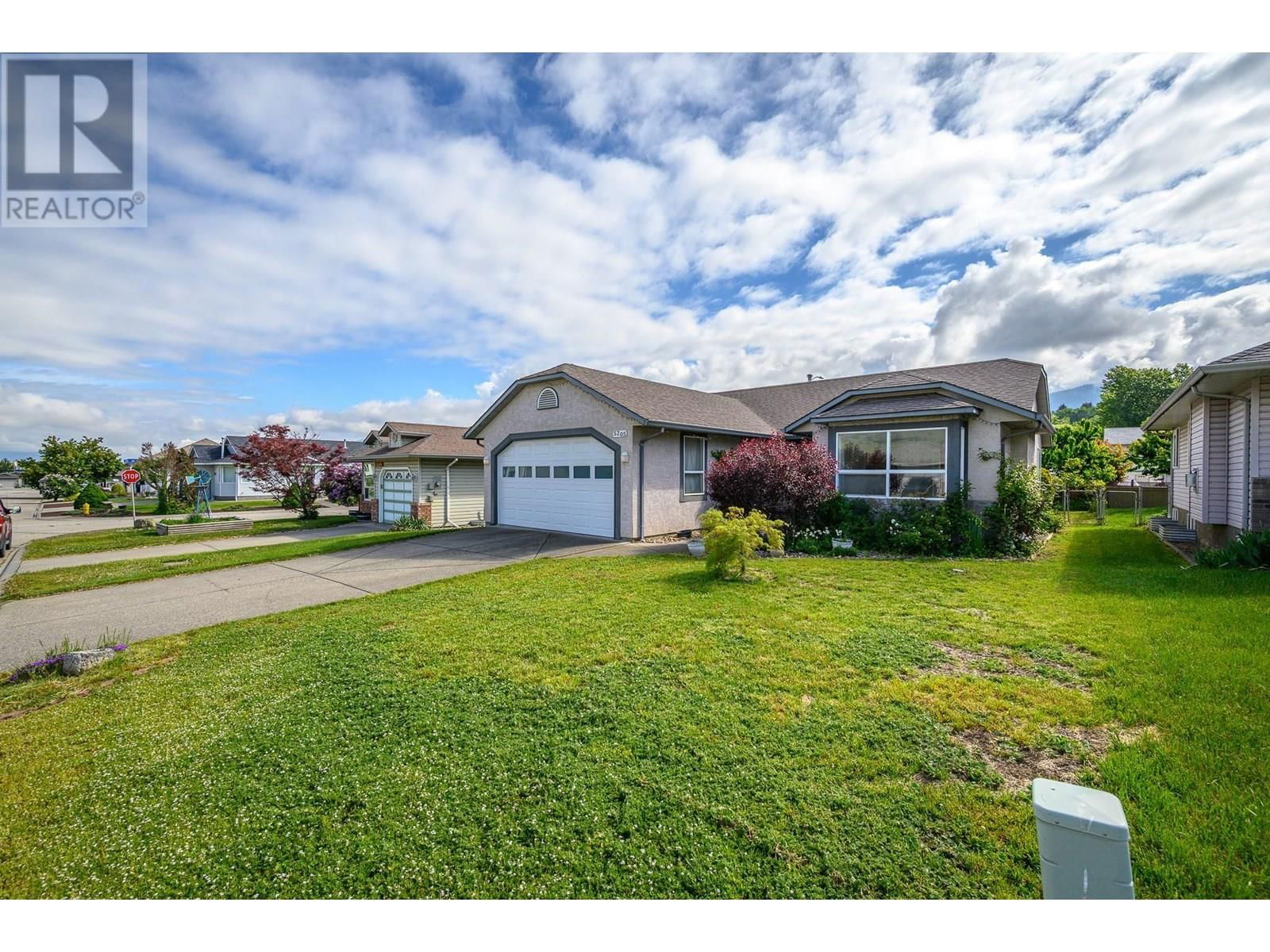 5205 21 STREET Image 4