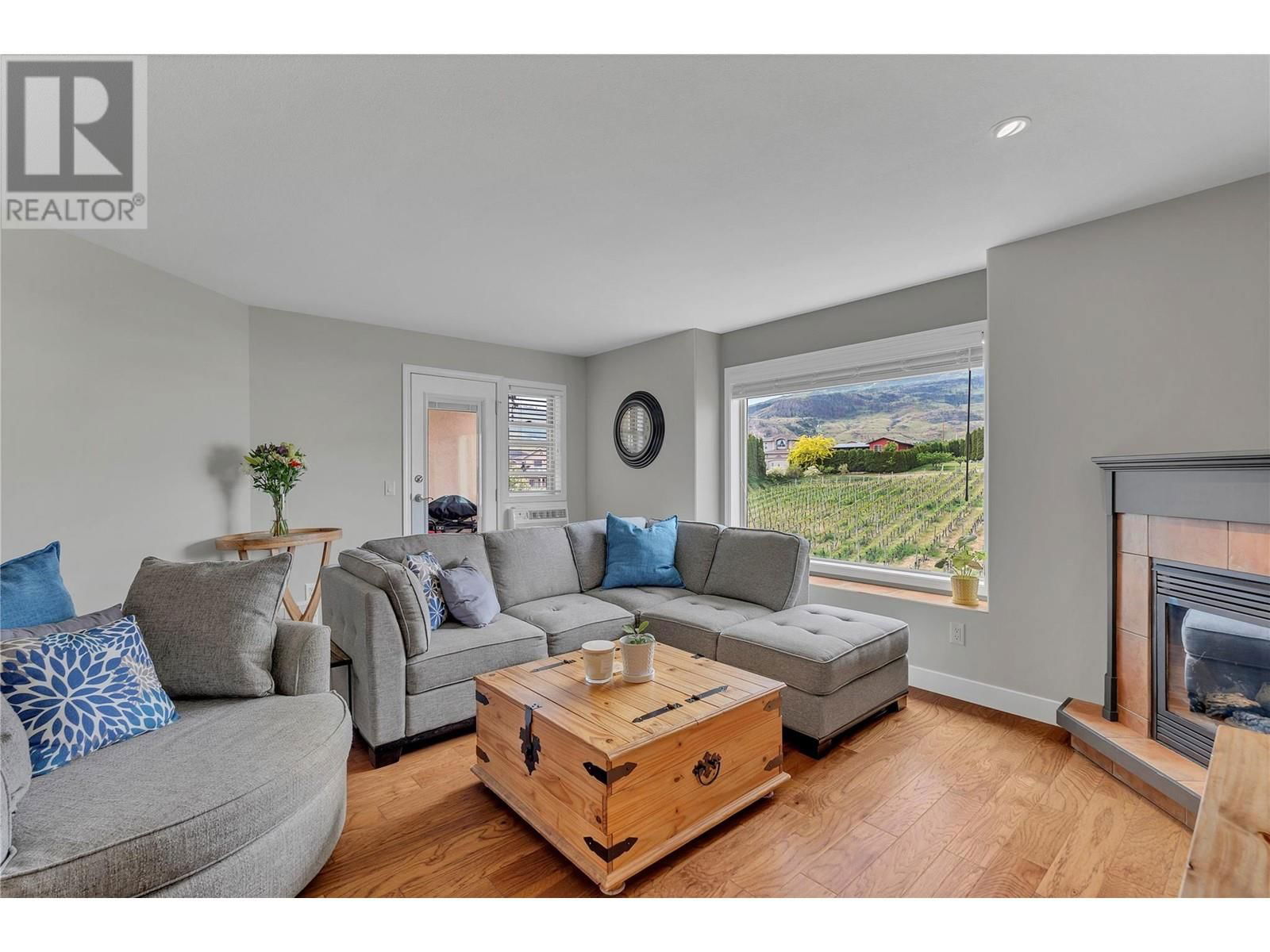 Listing Image 0