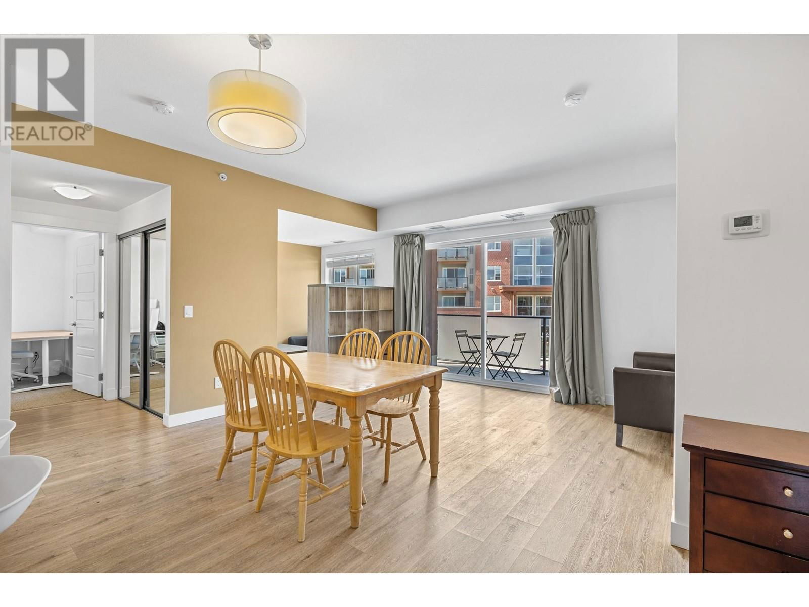 308 - 985 ACADEMY WAY Image 2