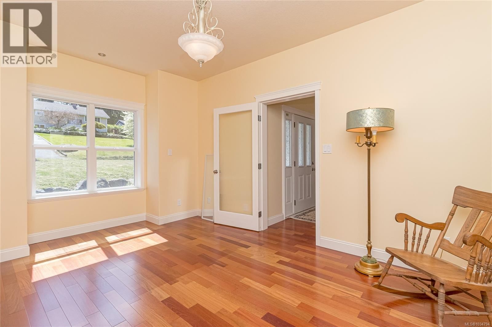 1745 Pavenham Road property photo