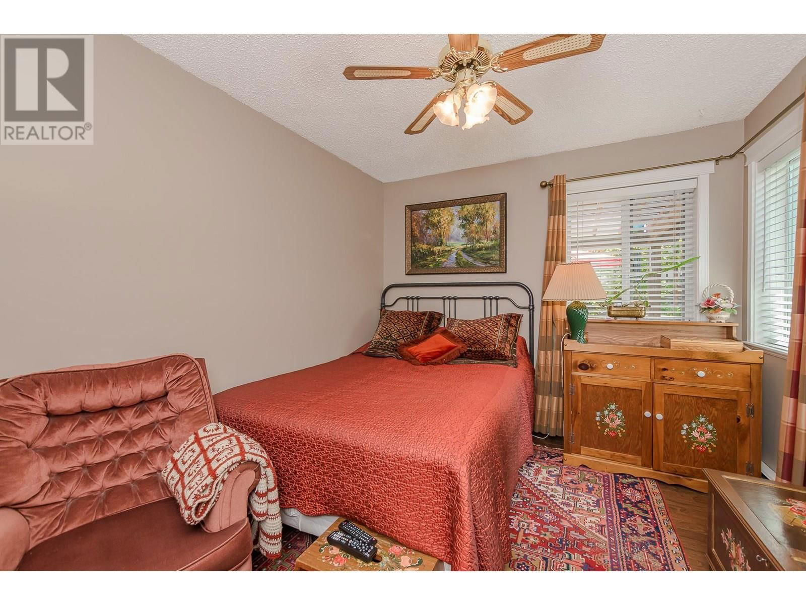 2332 MNT TUAM CRESCENT Image 24