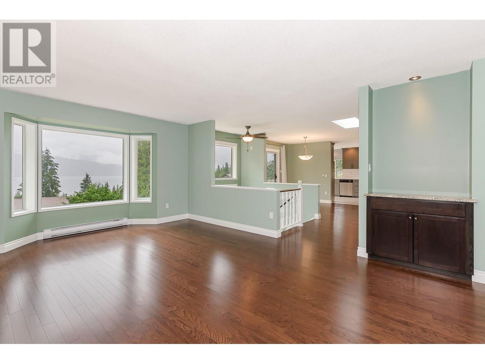 2332 MNT TUAM CRESCENT Image 27