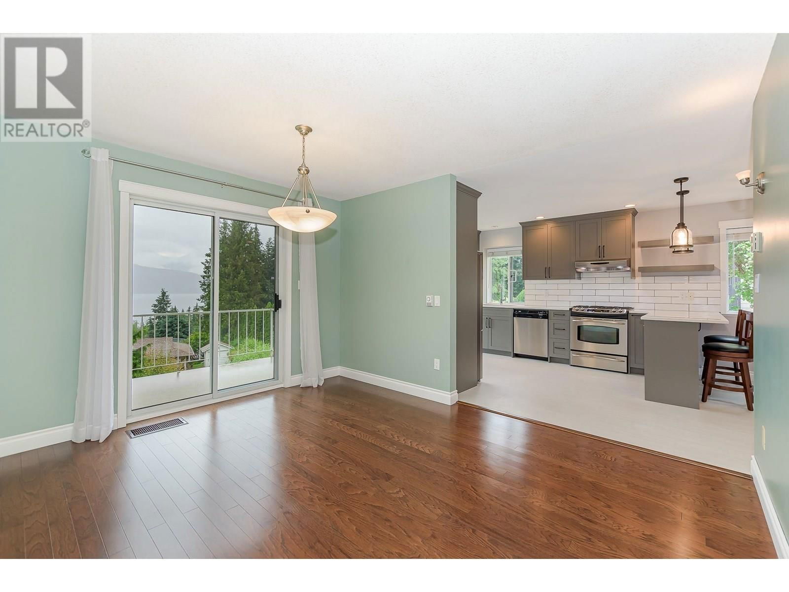 2332 MNT TUAM CRESCENT Image 30