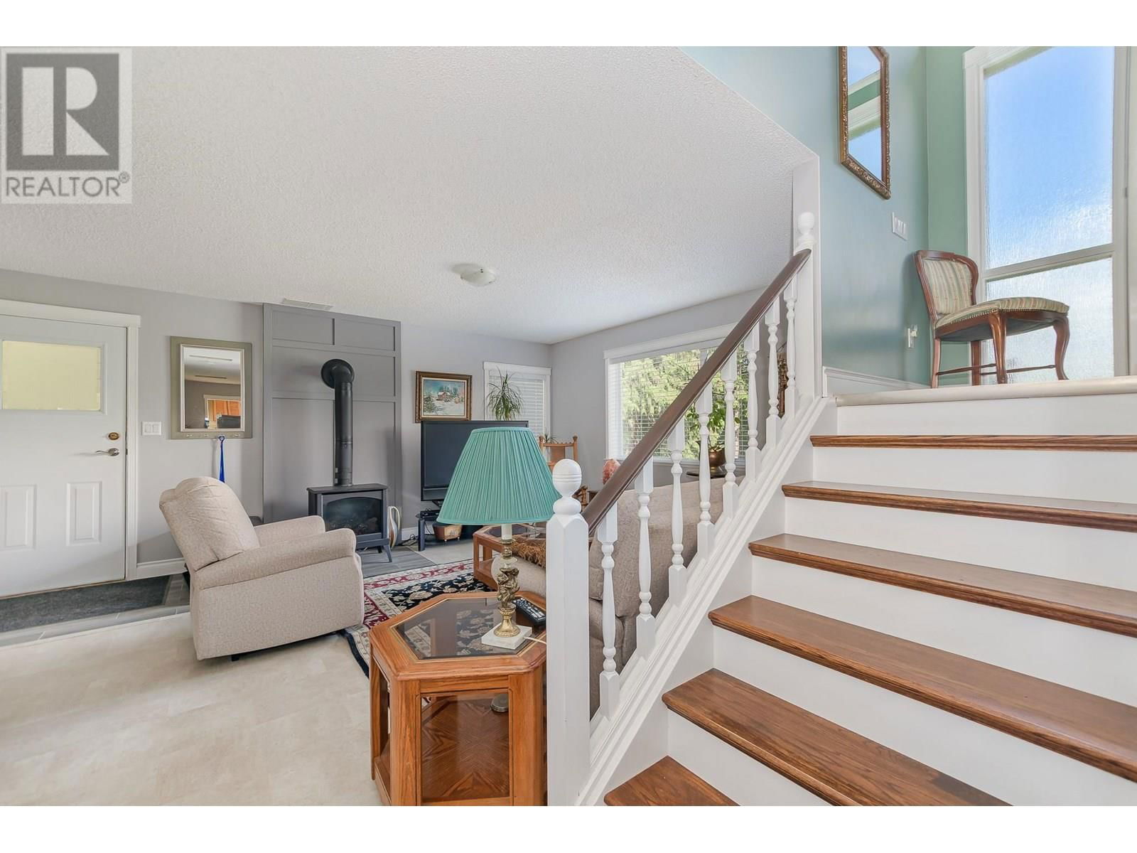 2332 MNT TUAM CRESCENT Image 38