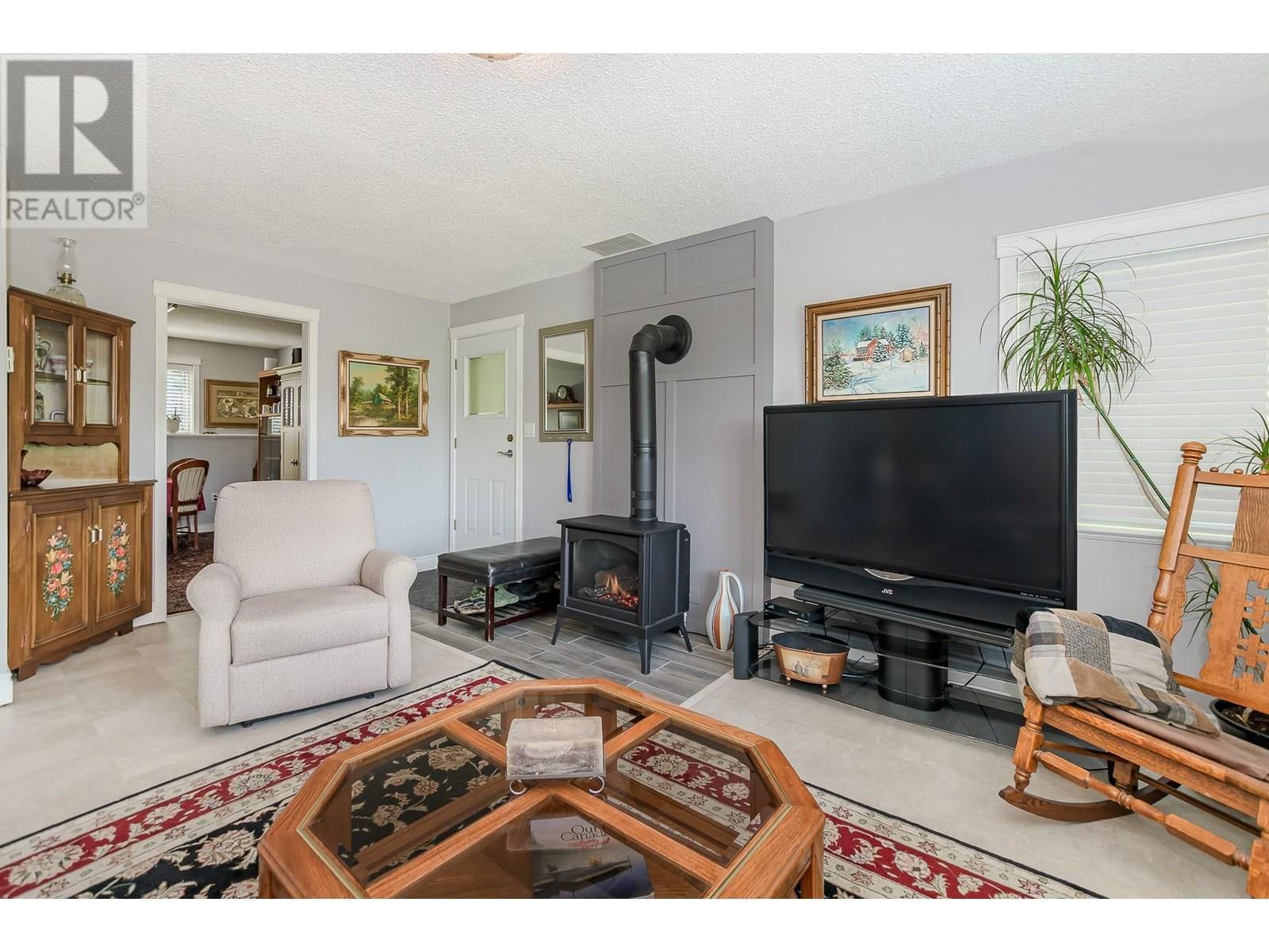 2332 MNT TUAM CRESCENT Image 39