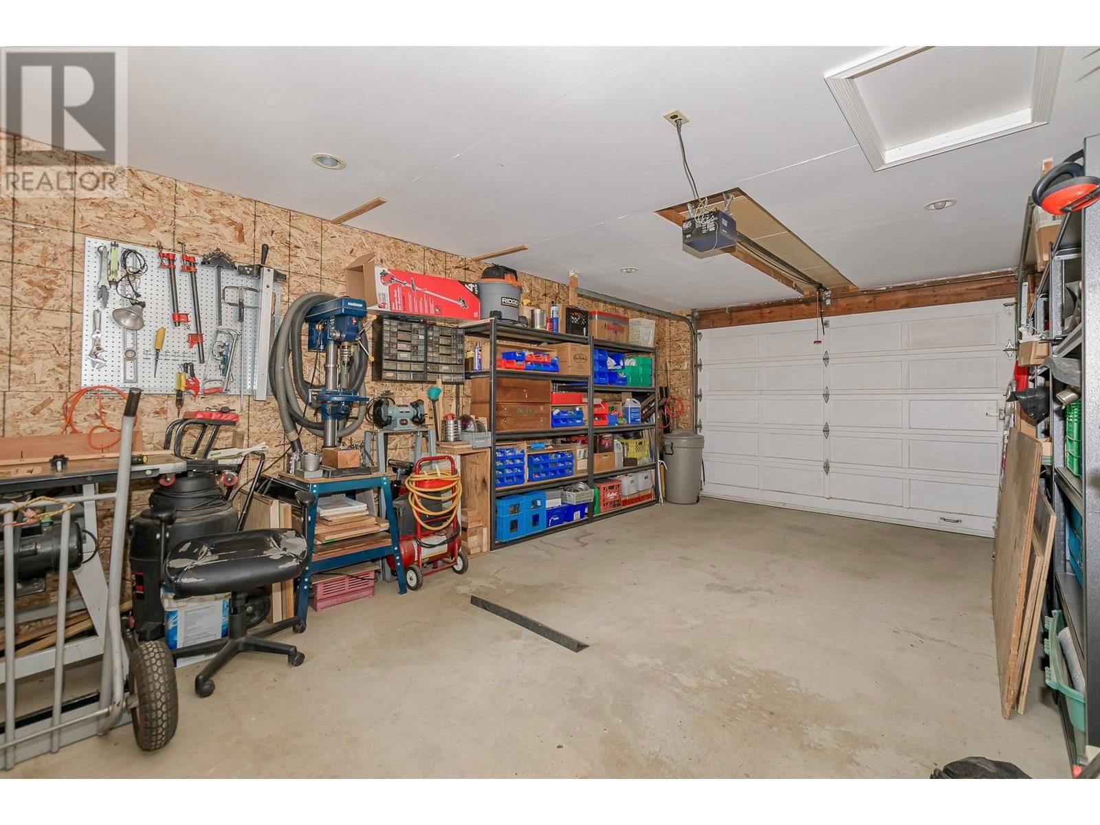2332 MNT TUAM CRESCENT Image 54