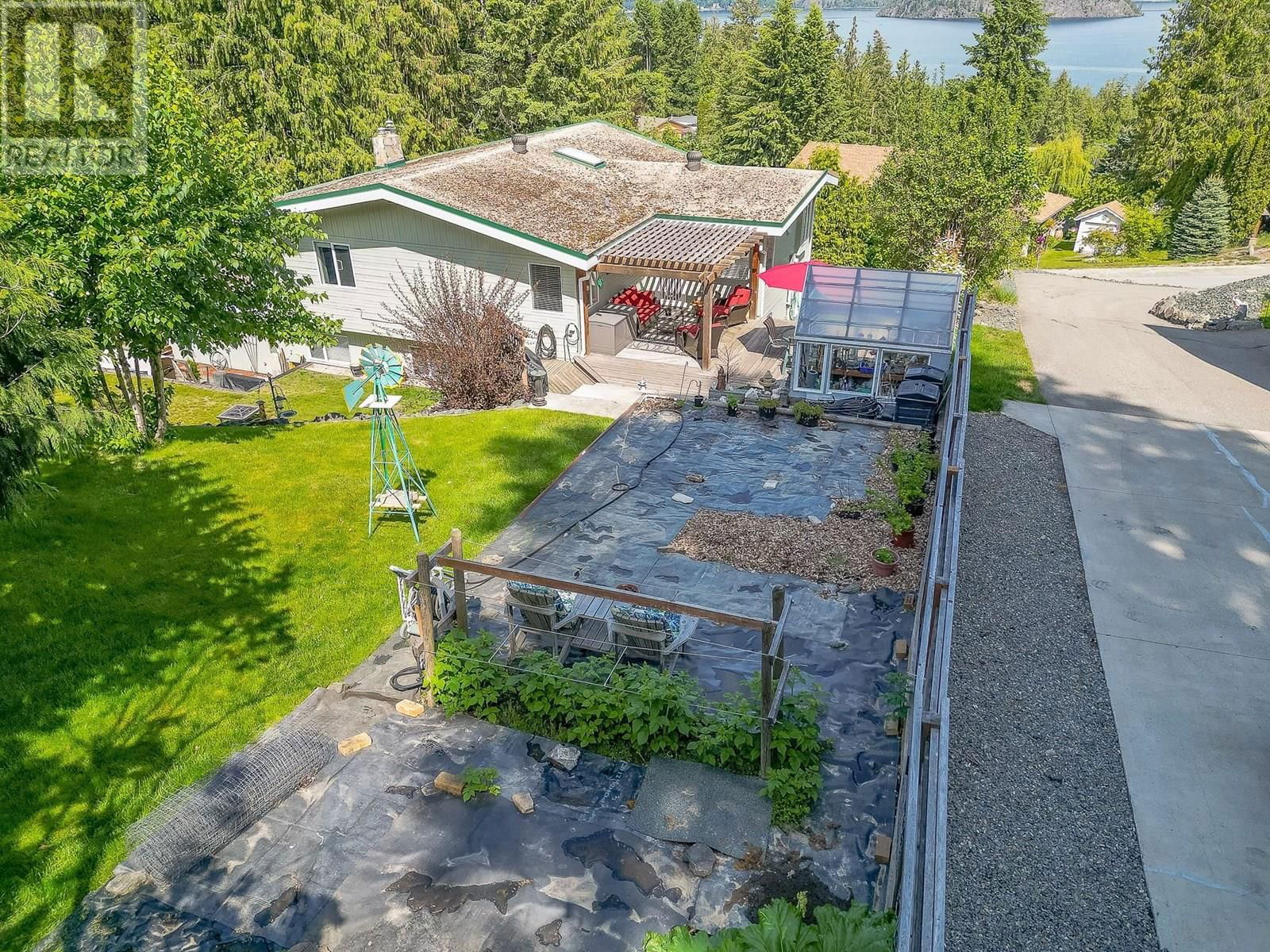 2332 MNT TUAM CRESCENT Image 65