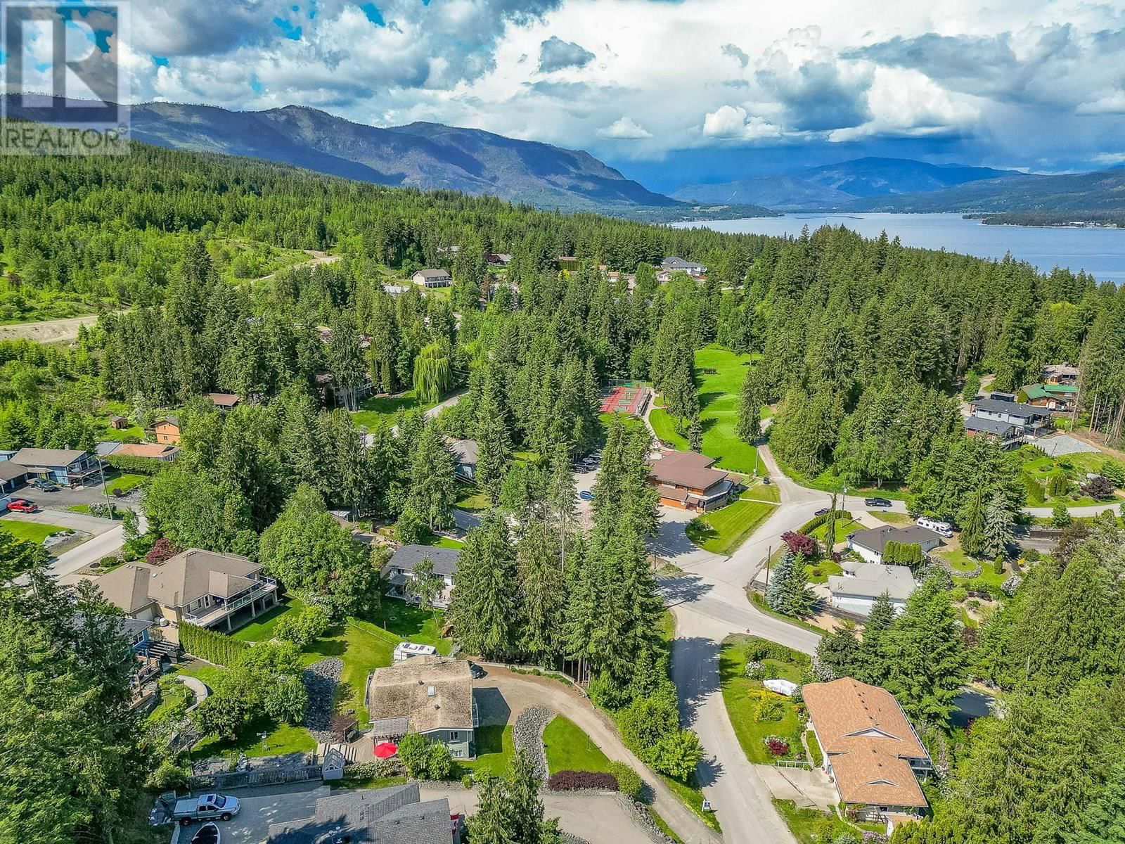 2332 MNT TUAM CRESCENT Image 80
