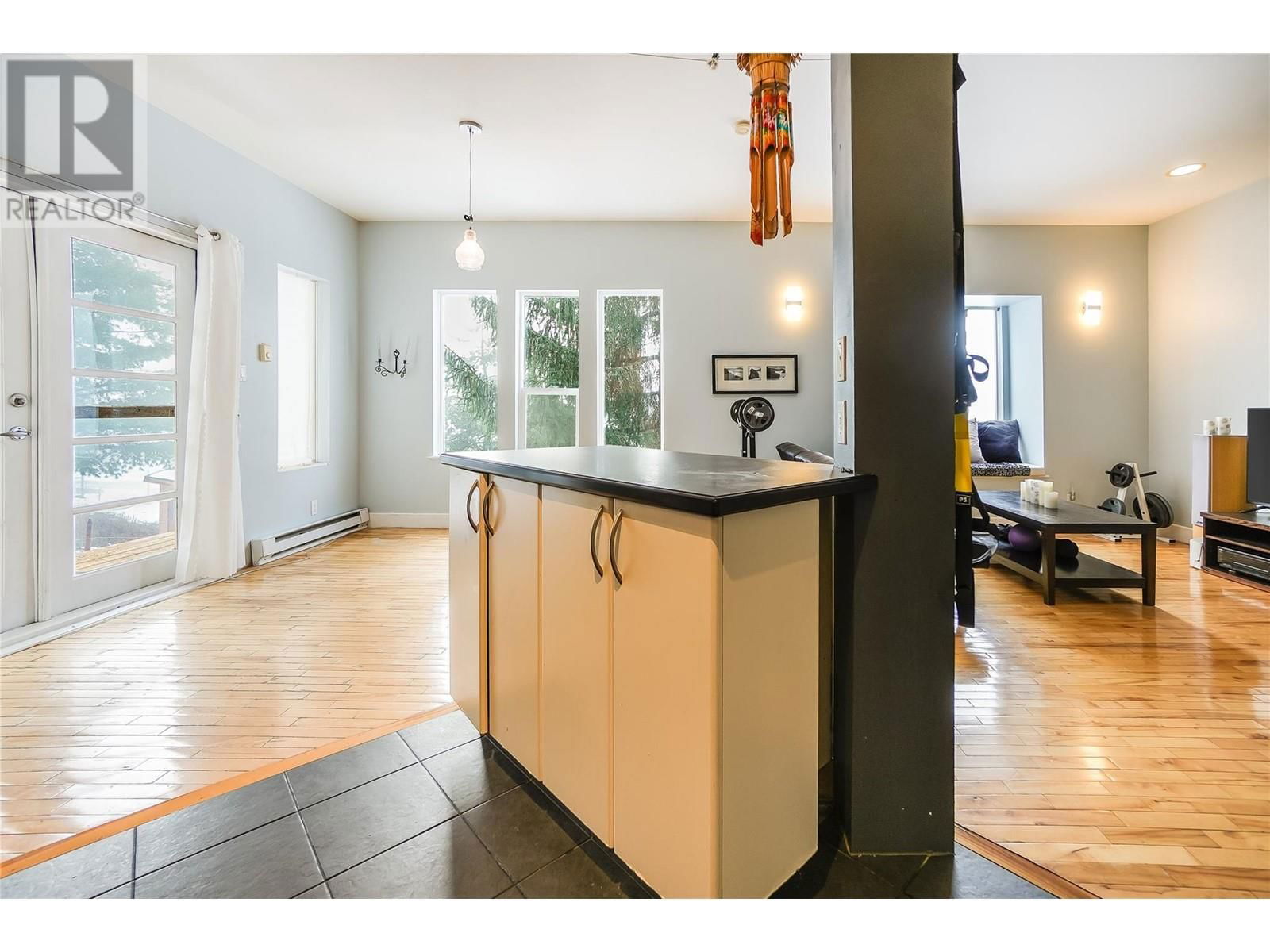 3832 AARON ROAD Image 6