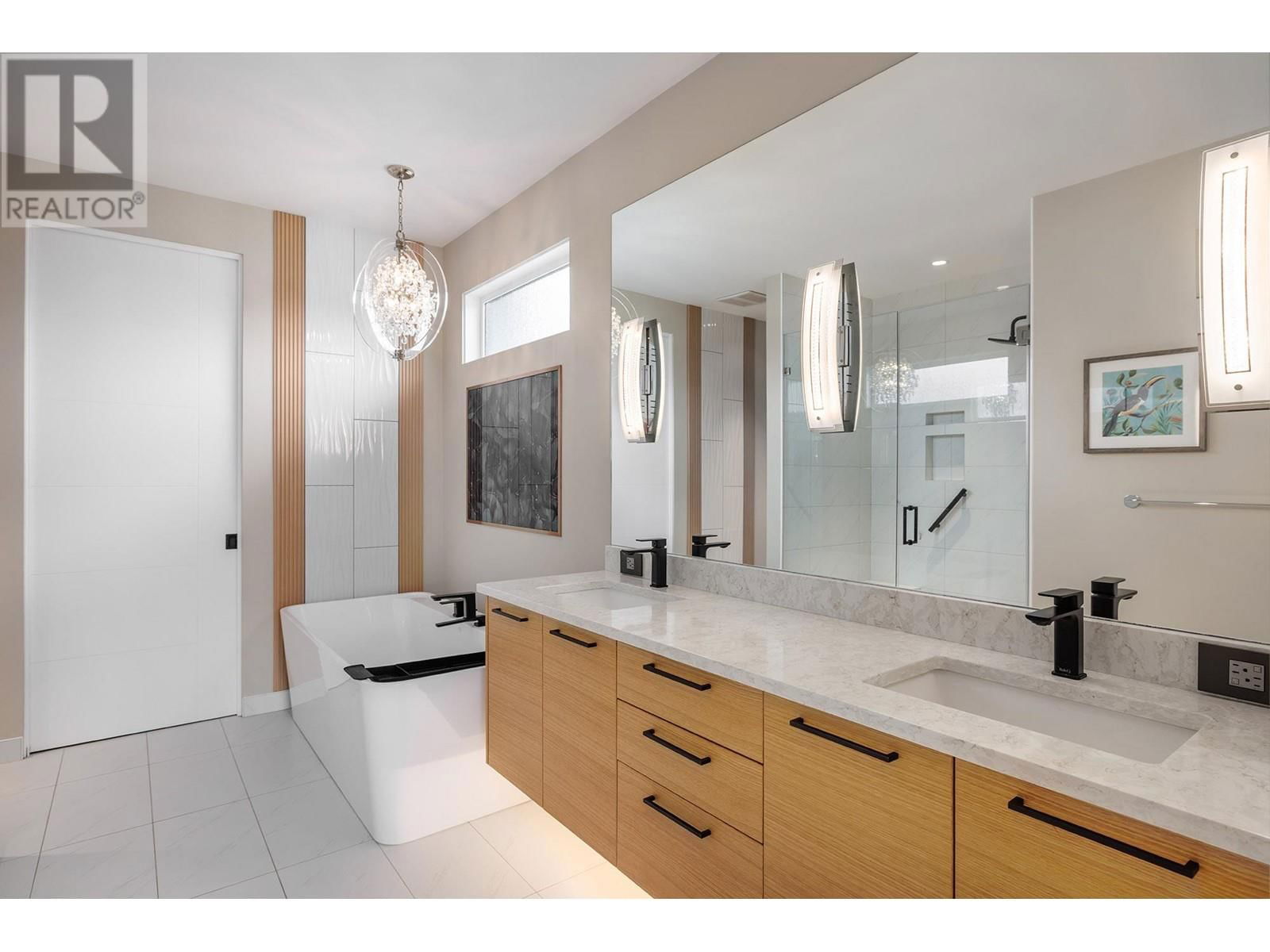 9814 BEACON HILL CRESCENT Image 16