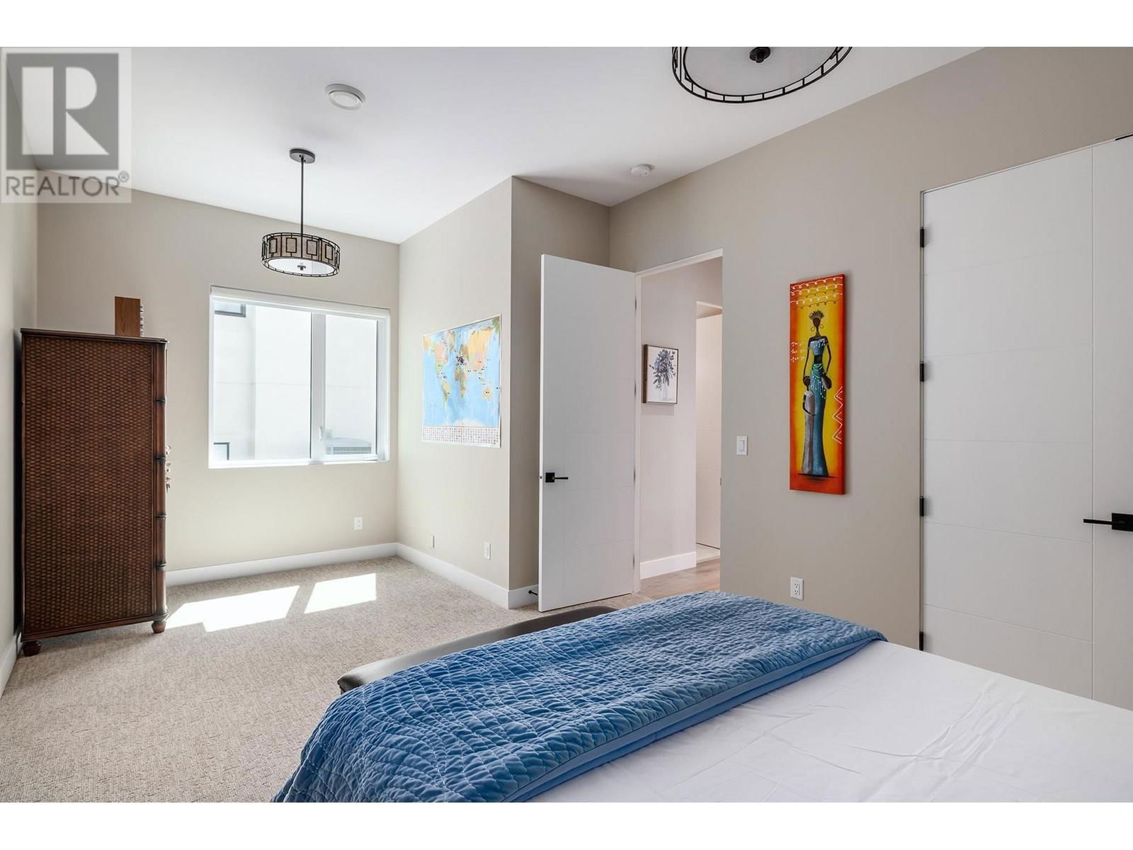9814 BEACON HILL CRESCENT Image 23