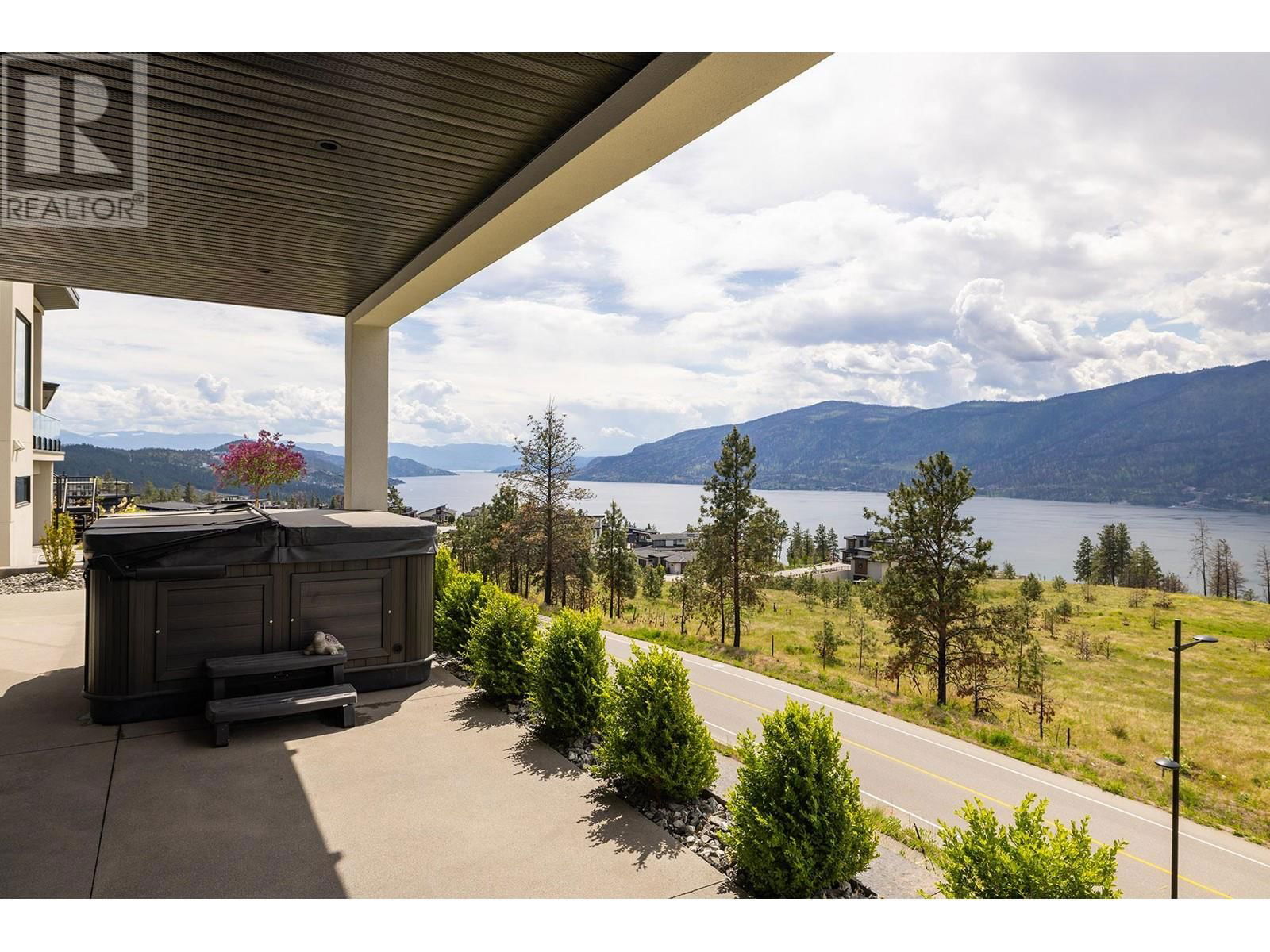 9814 BEACON HILL CRESCENT Image 27