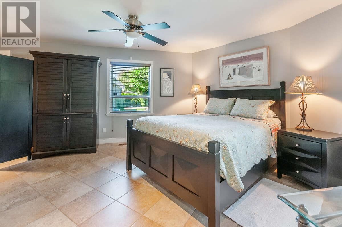 127 - 801 COMOX STREET Image 28