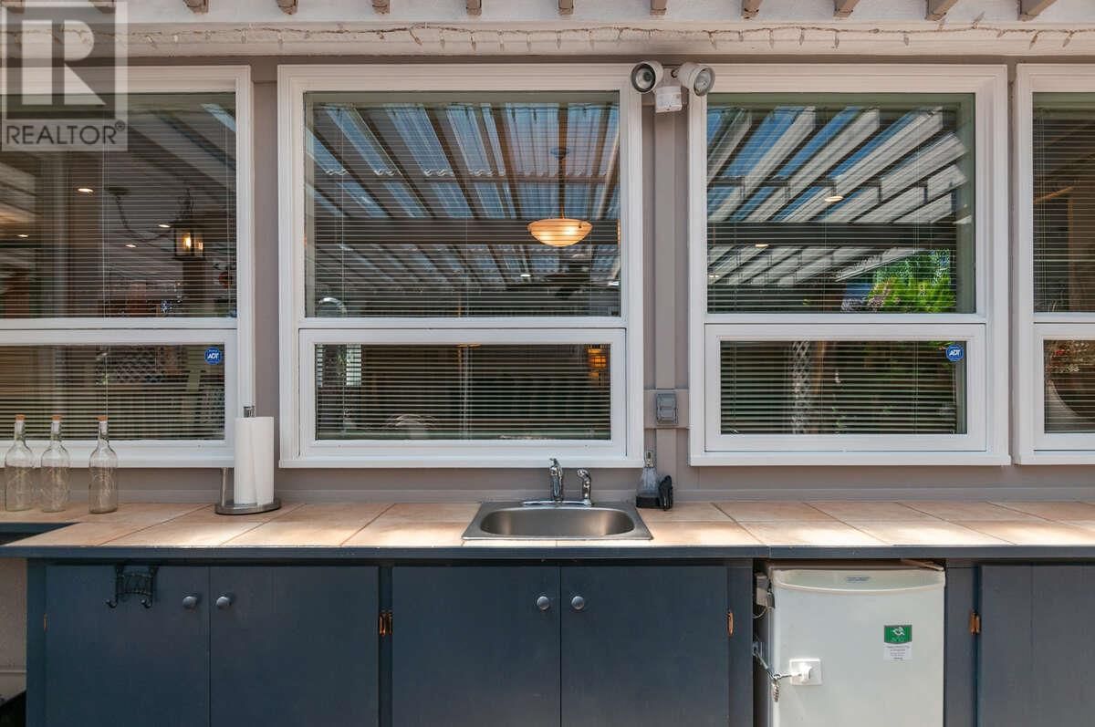 127 - 801 COMOX STREET Image 31