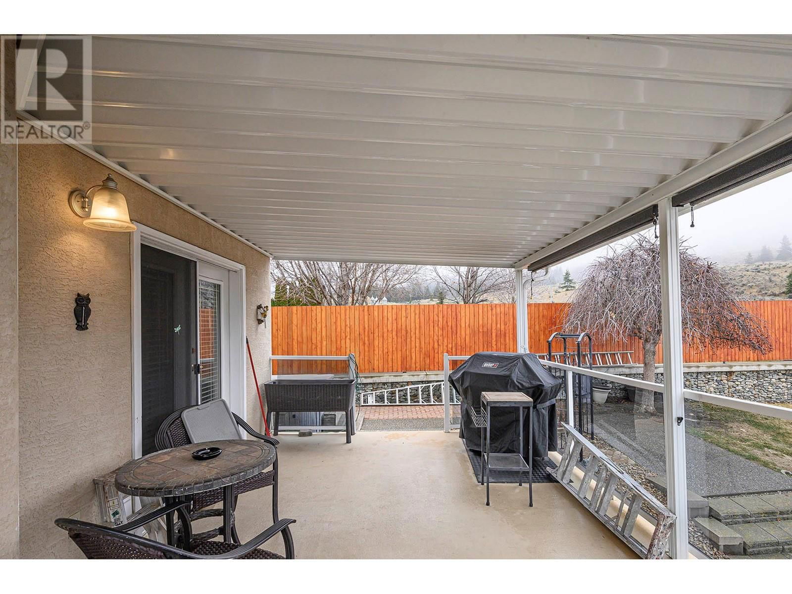 979 REGENT CRESCENT Image 43