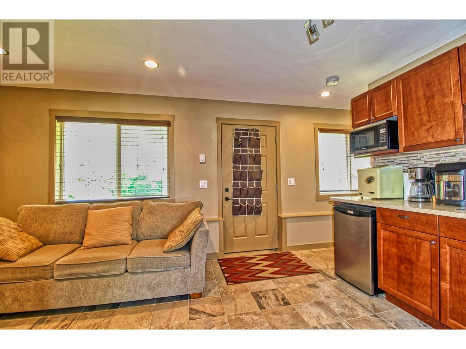 388 - 6912 TERAZONA DRIVE Image 29