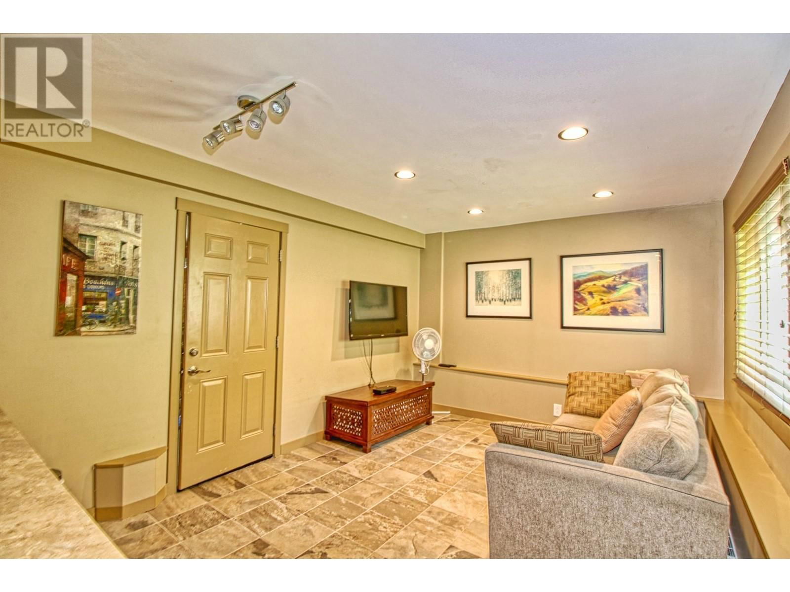 388 - 6912 TERAZONA DRIVE Image 30