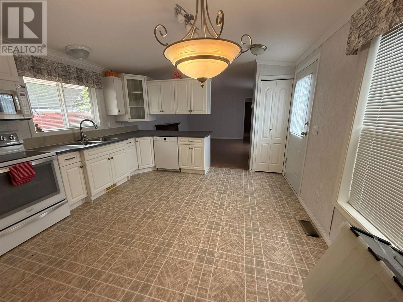 24 - 7225 BOUNDARY DRIVE Image 10