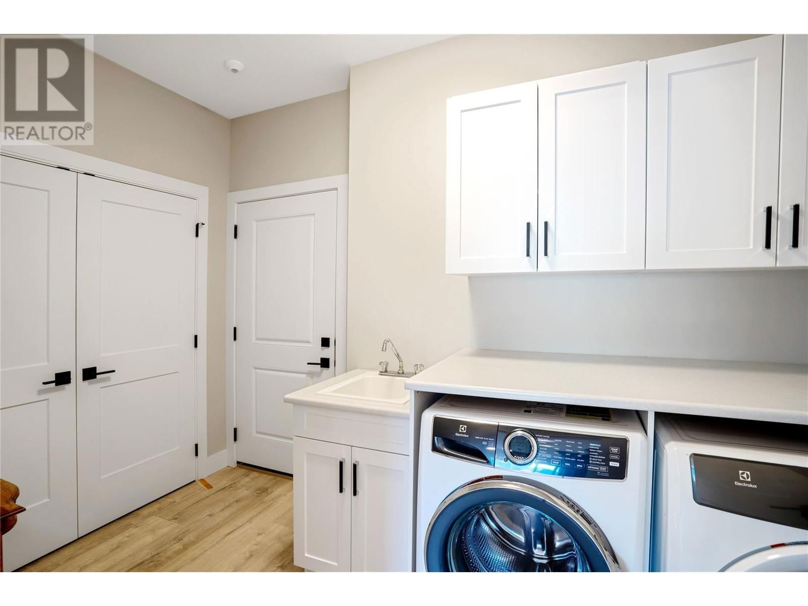 417 CARNOUSTIE DRIVE Image 17