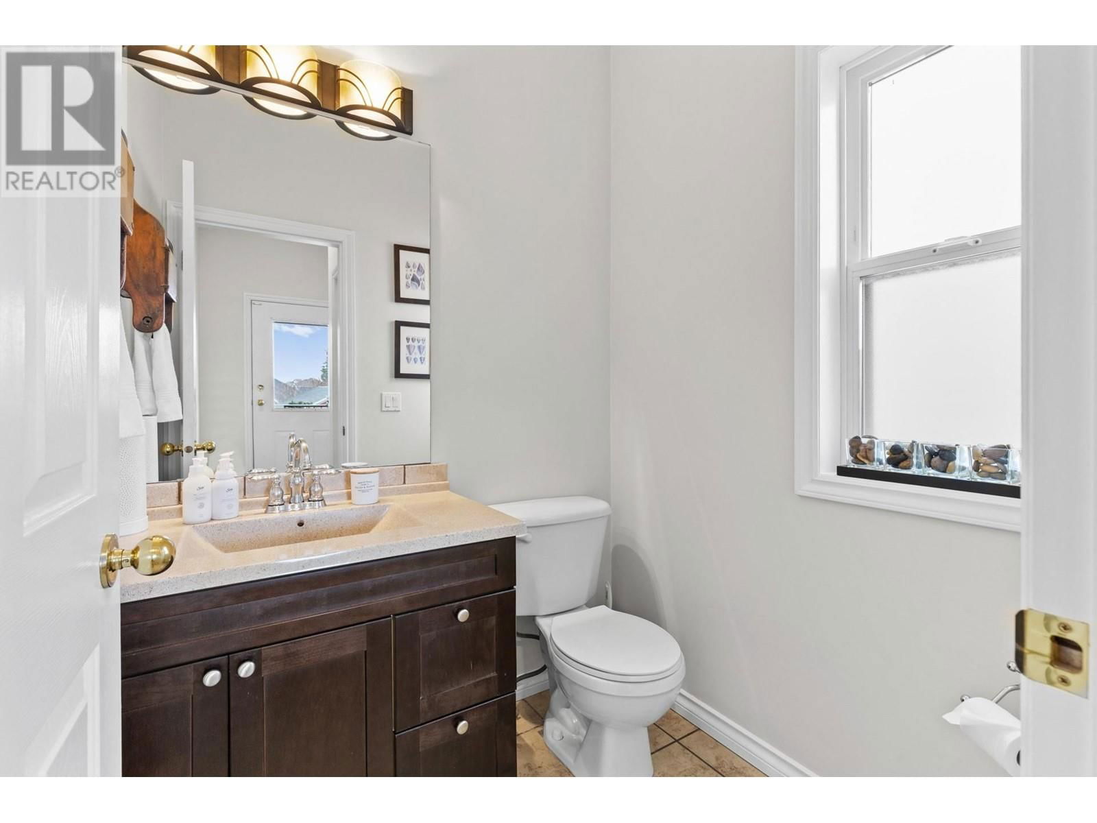 396 MCCARREN AVENUE Image 13