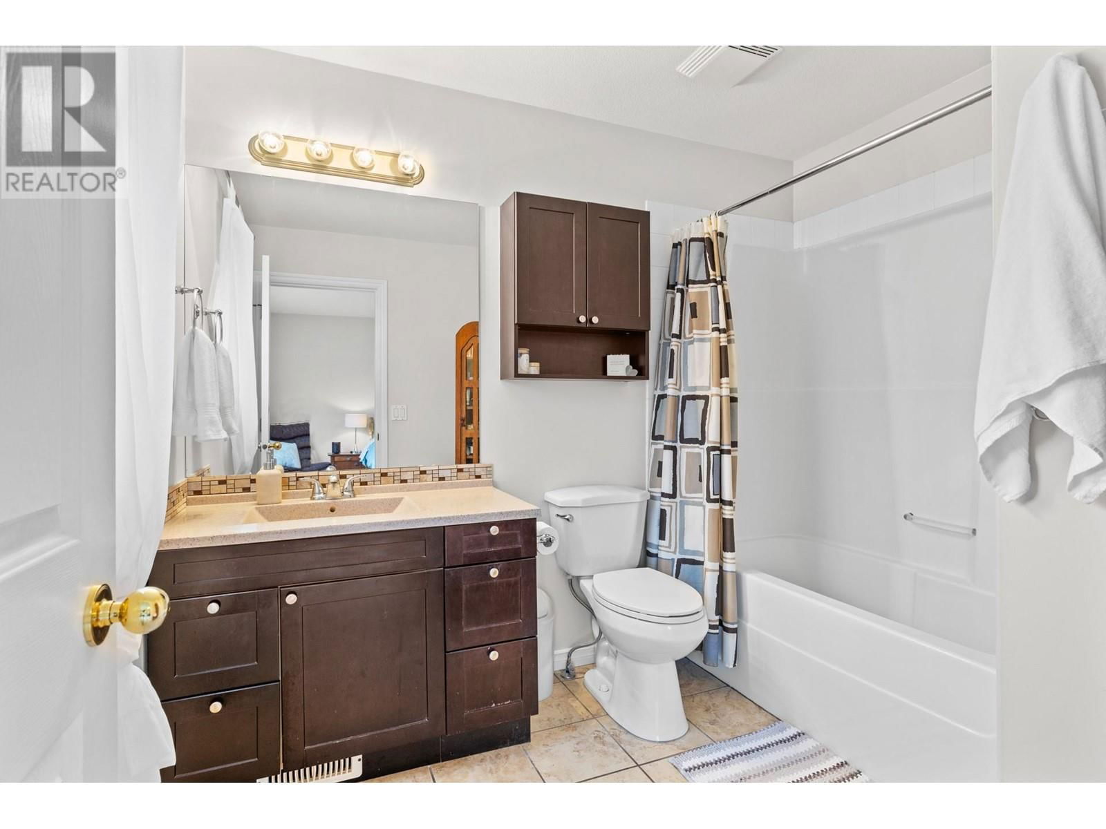 396 MCCARREN AVENUE Image 16