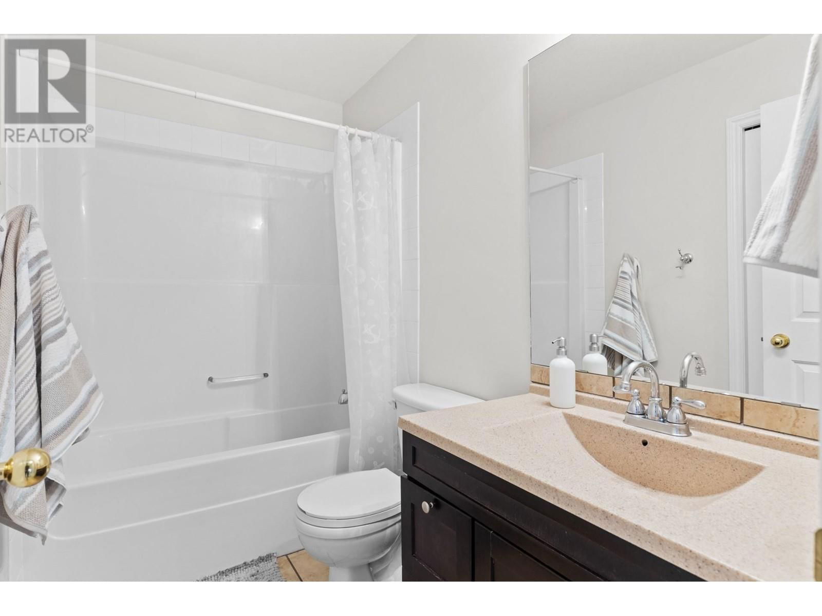 396 MCCARREN AVENUE Image 19