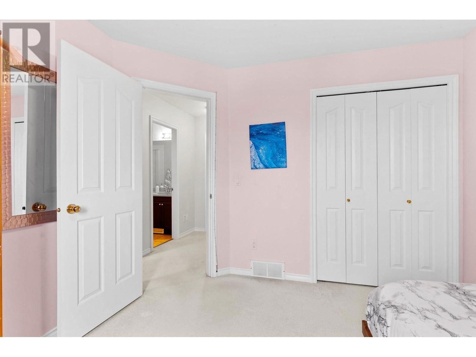 396 MCCARREN AVENUE Image 21
