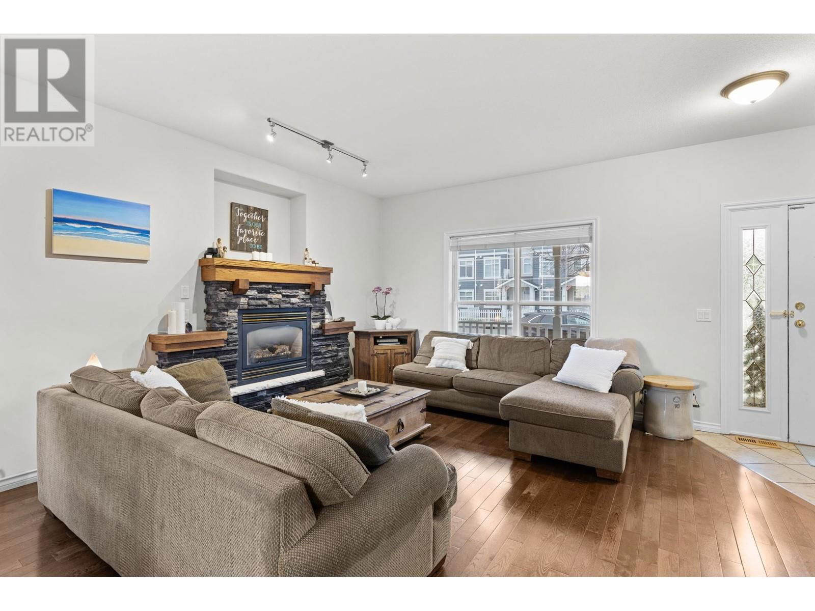 396 MCCARREN AVENUE Image 3