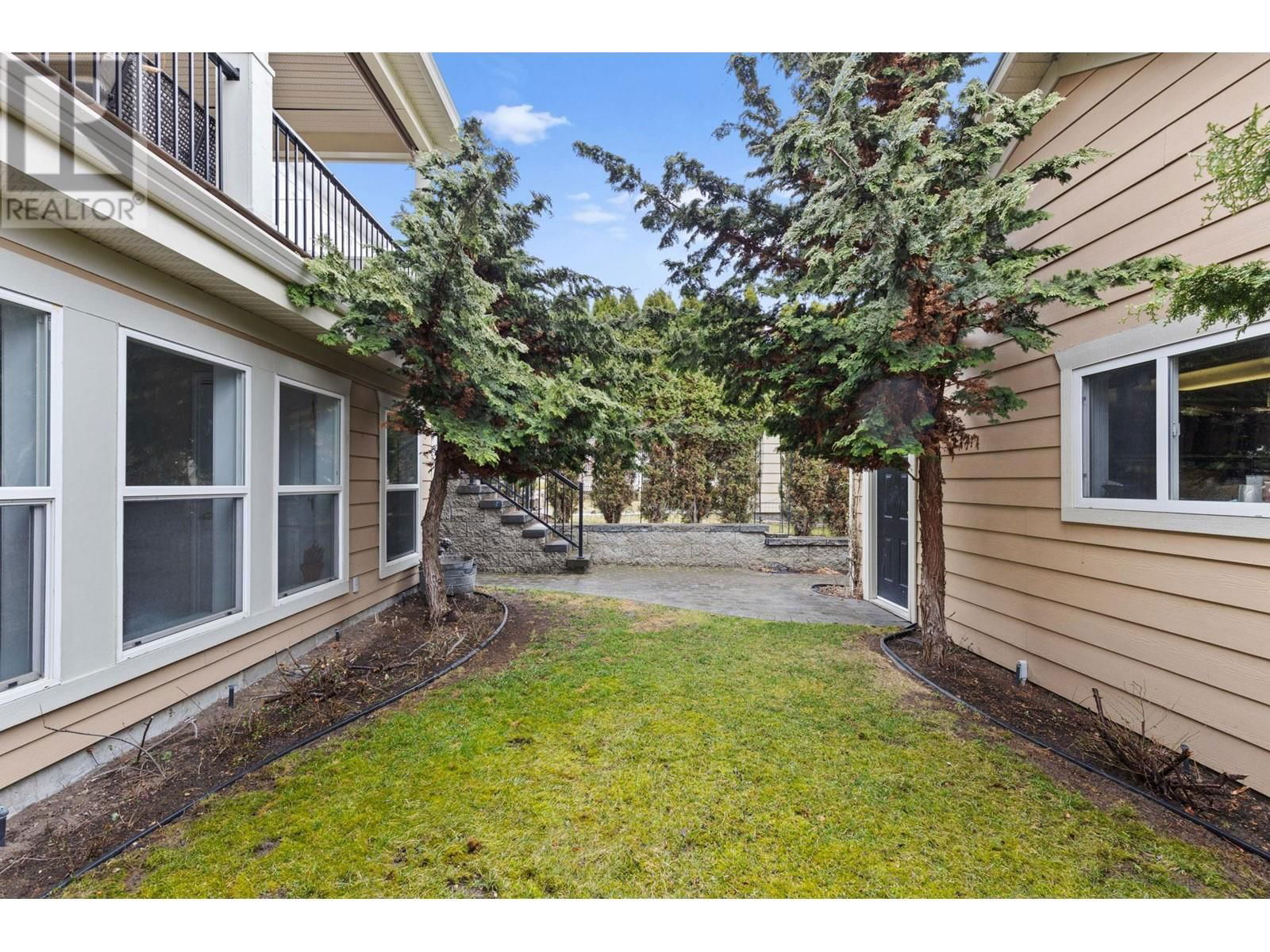 396 MCCARREN AVENUE Image 30