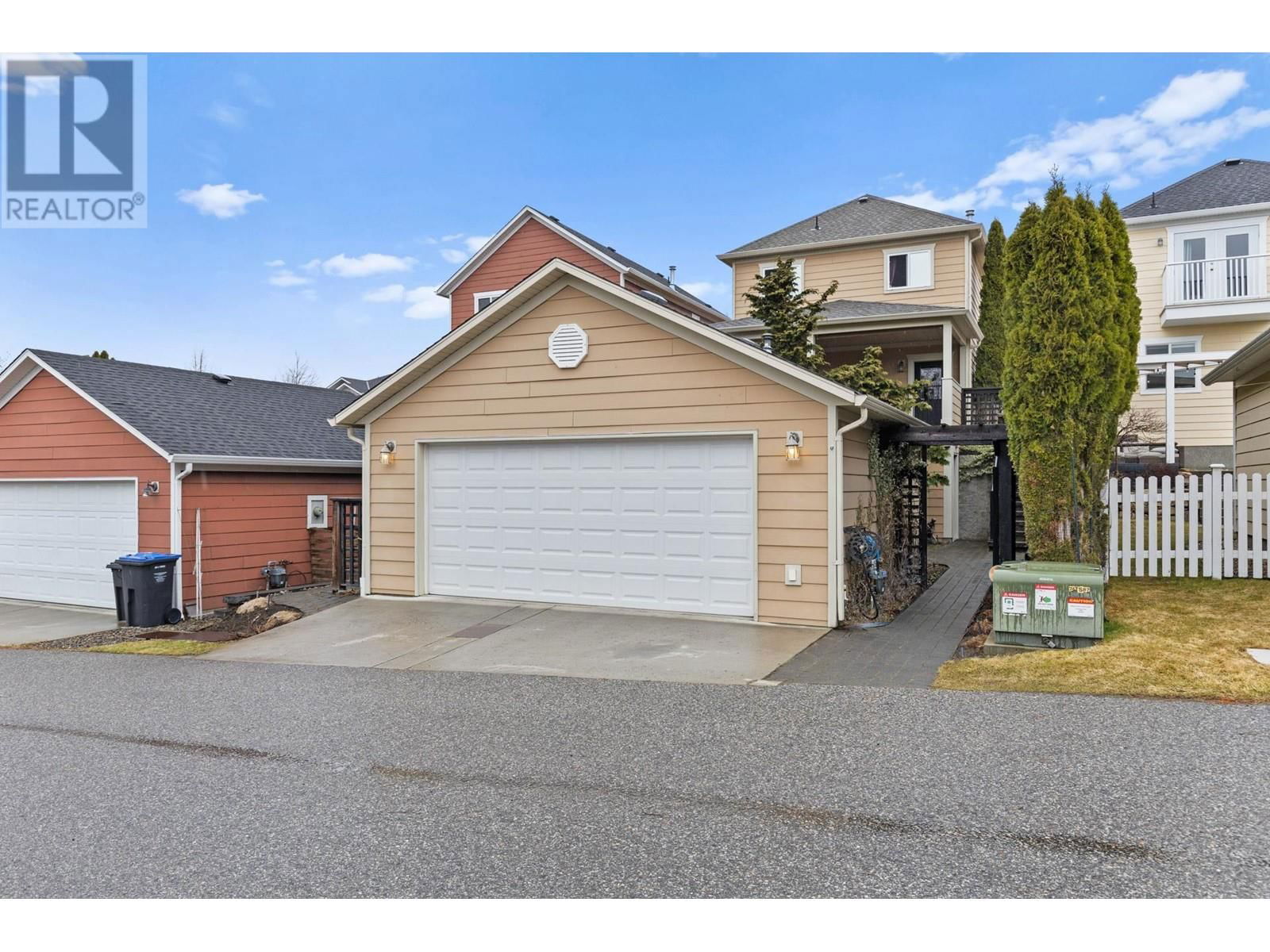 396 MCCARREN AVENUE Image 33