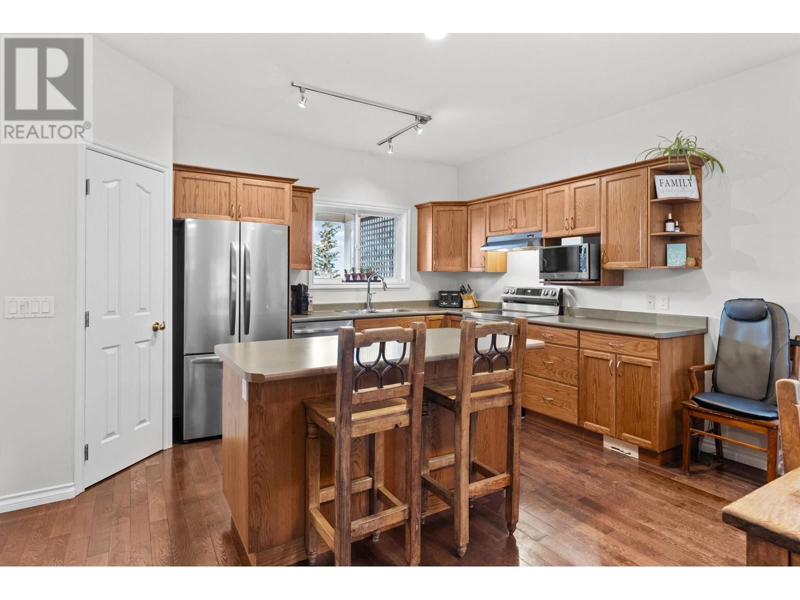 396 MCCARREN AVENUE Image 6